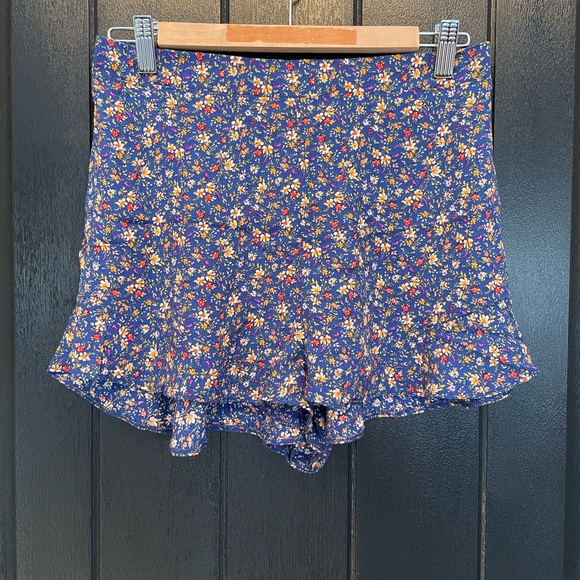 Matching Floral Short Set (Shirt & Short) - Picture 6 of 12